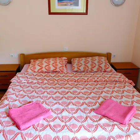 Bed & Breakfast Garni Stefi!