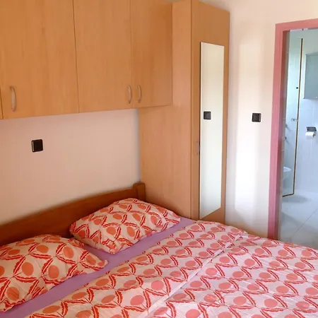 Bed & Breakfast Garni Stefi! 3*