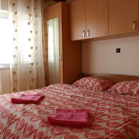 Bed & Breakfast Garni Stefi! *